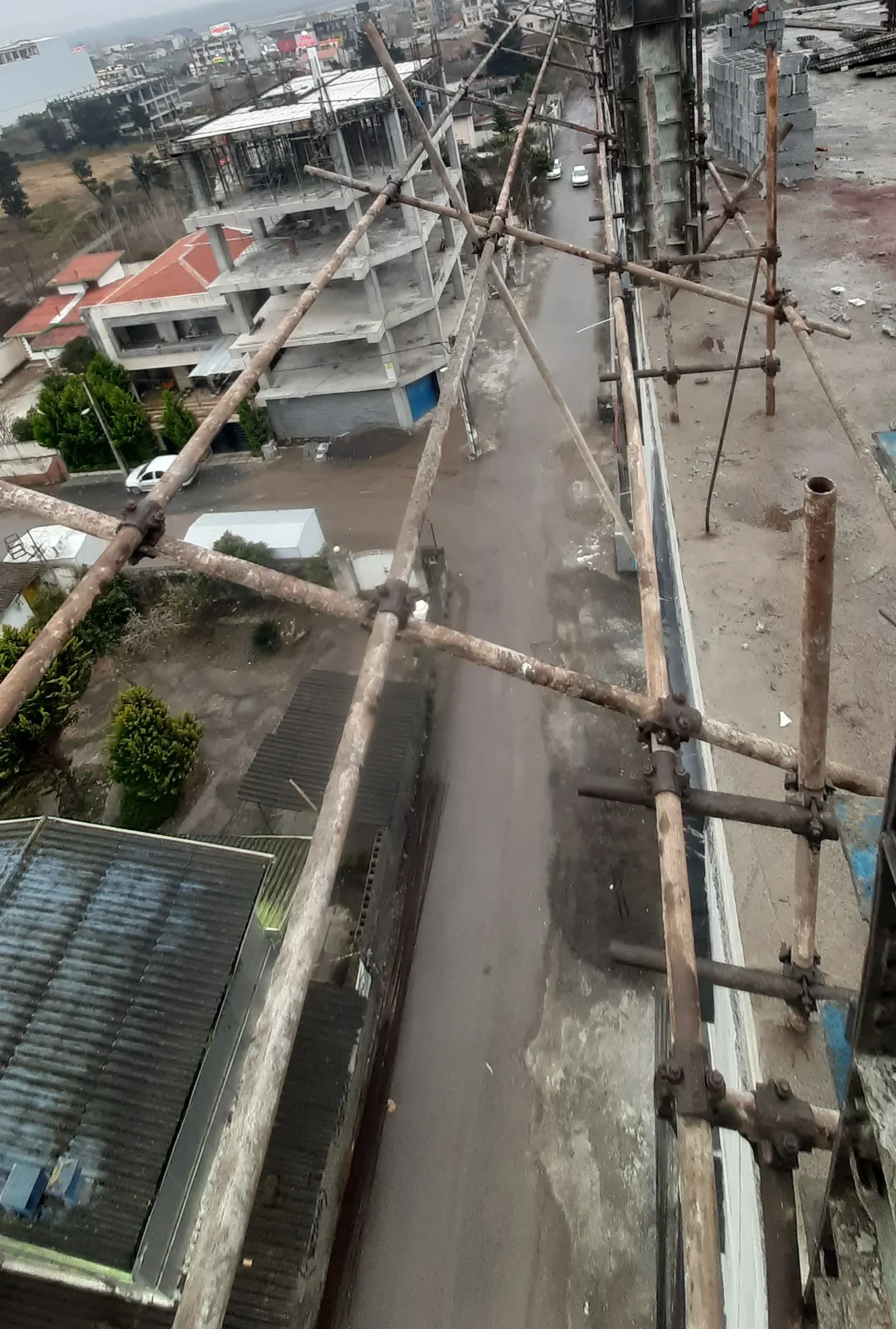 نمونه داربست حفاظ بدونه فنس ( شرکت آریابست )